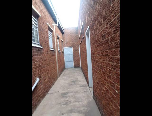 BUSINESS FOR SALE IN VANDERBIJLPARK CE 6